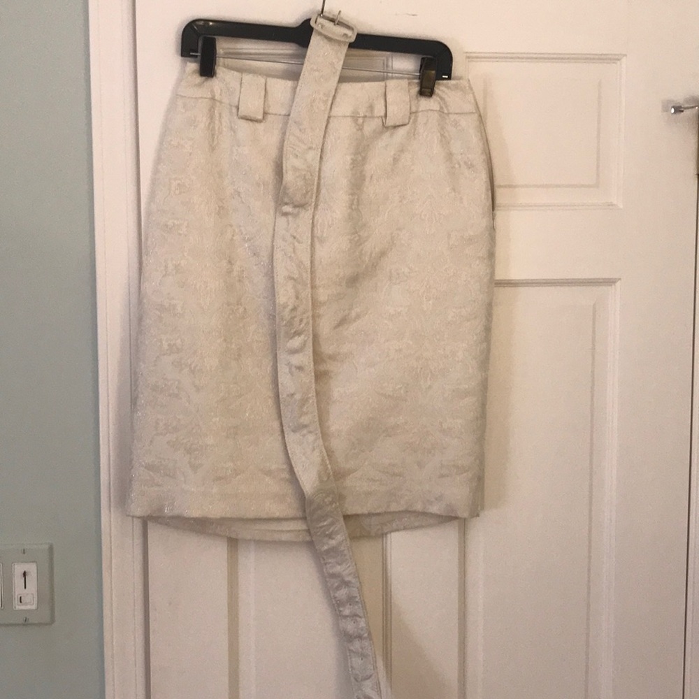 Anne Taylor brocade cream skirt with gold thread